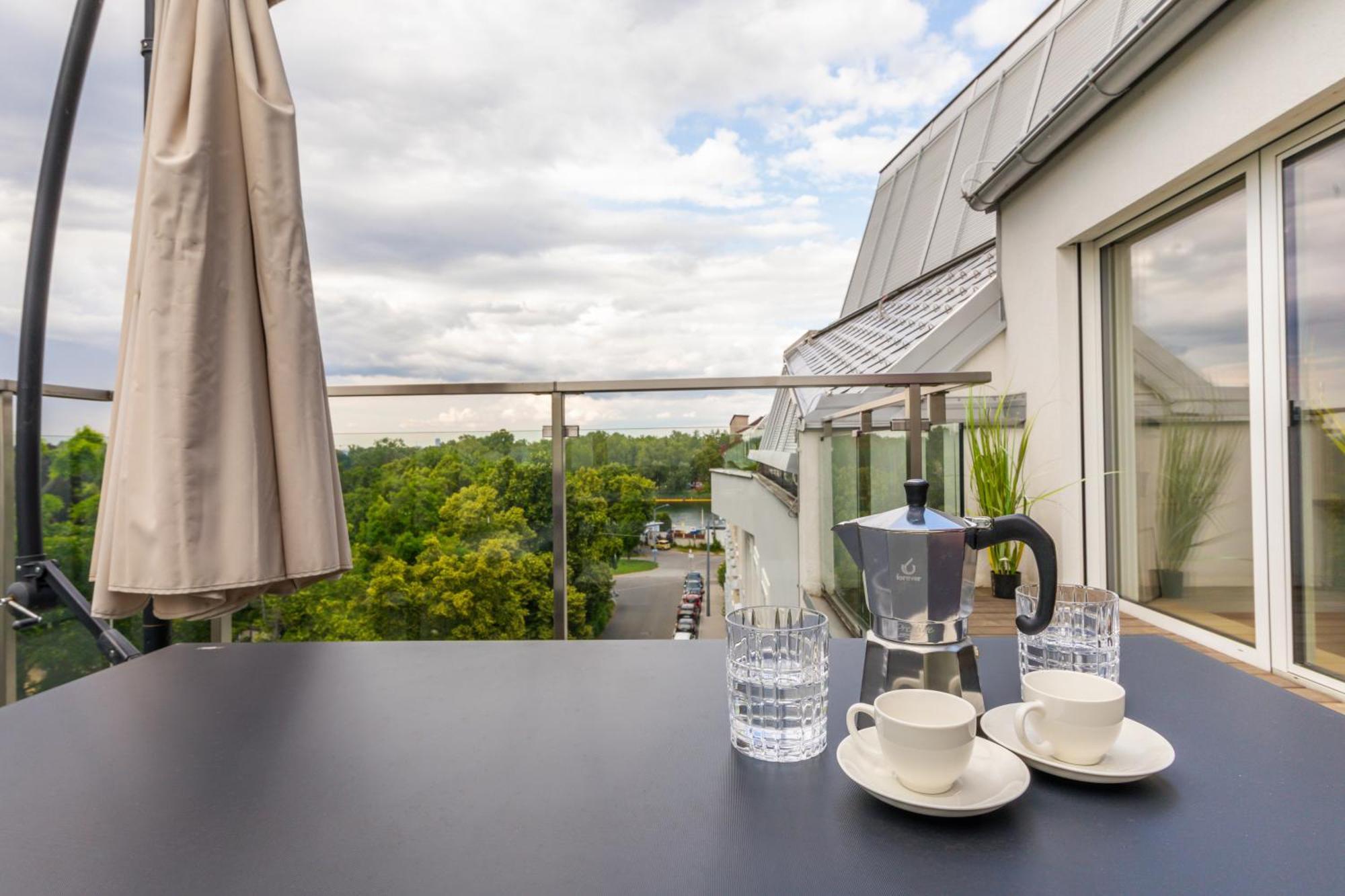 Skyline Mit Terrasse Close To Lakes Wenen